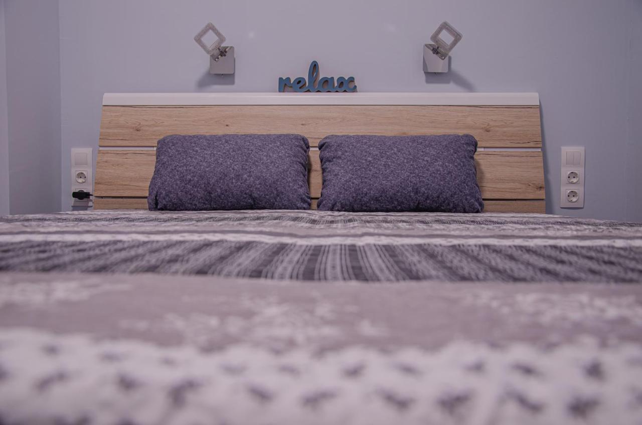 Oros House Apartmanhaz Oroshaza Bagian luar foto