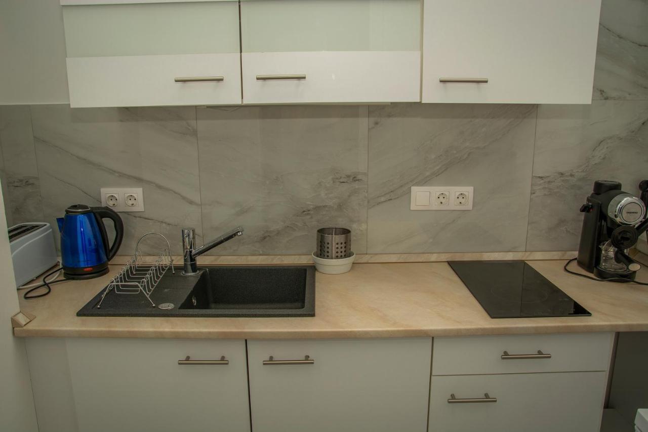 Oros House Apartmanhaz Oroshaza Bagian luar foto