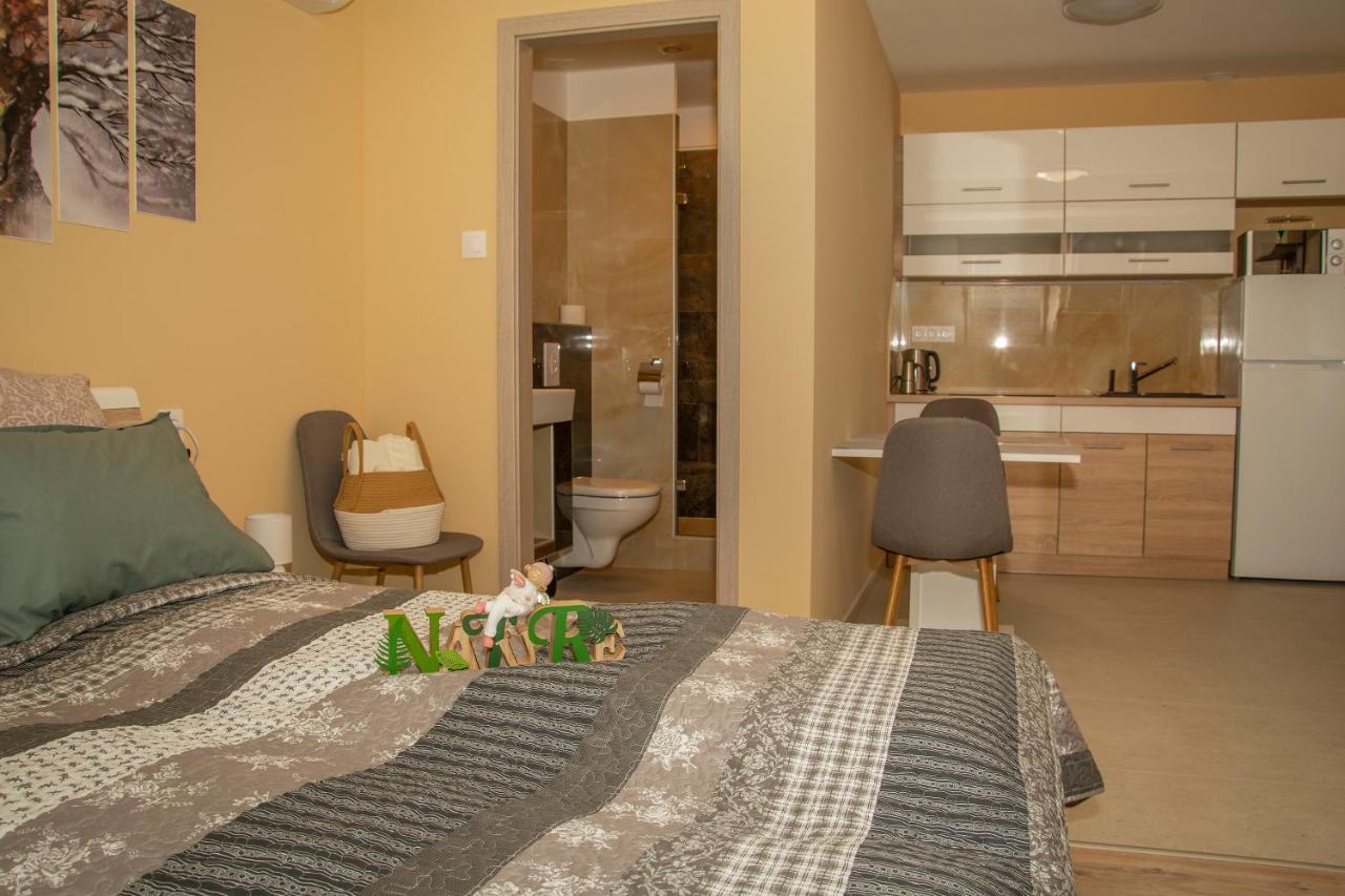 Oros House Apartmanhaz Oroshaza Bagian luar foto
