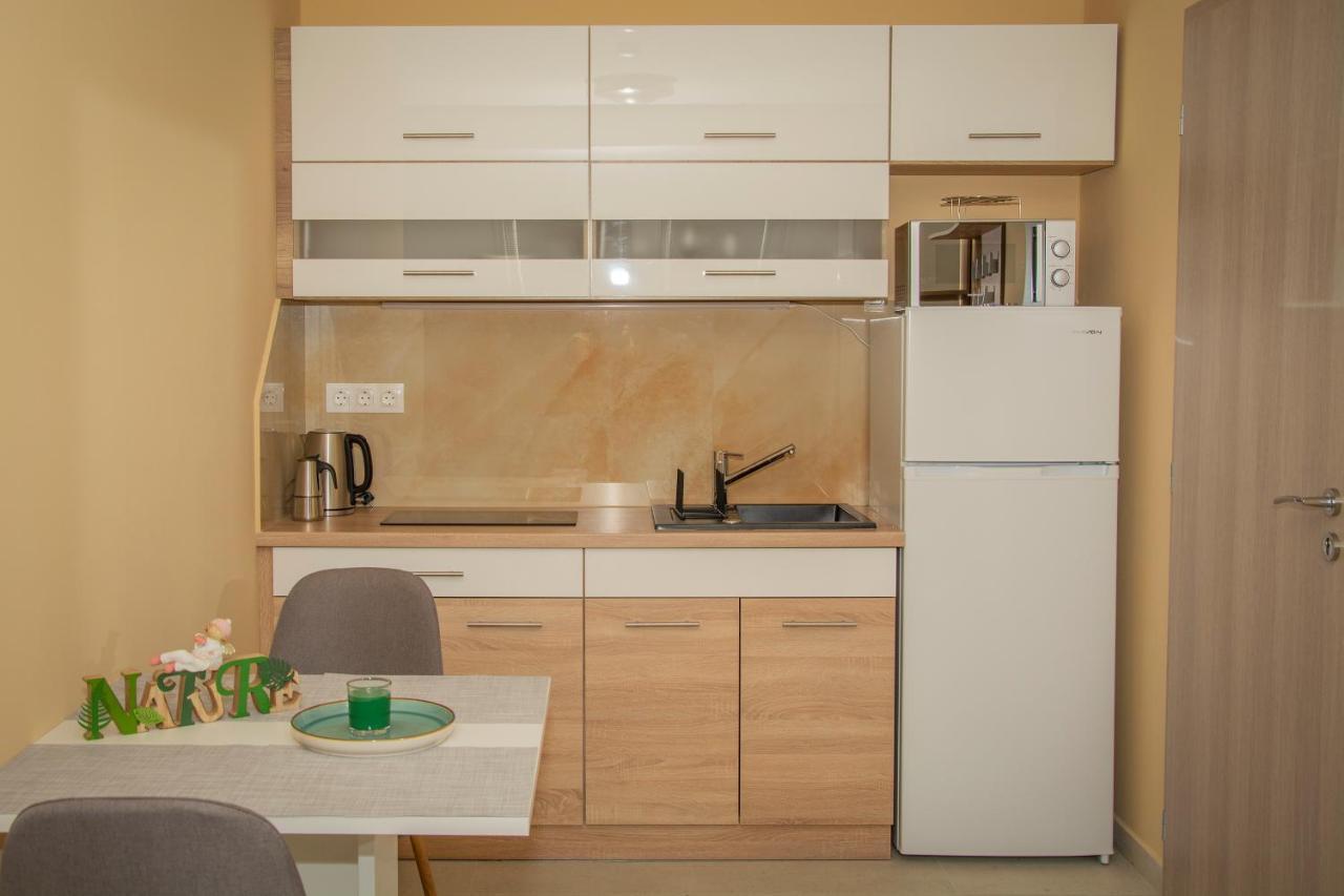 Oros House Apartmanhaz Oroshaza Bagian luar foto