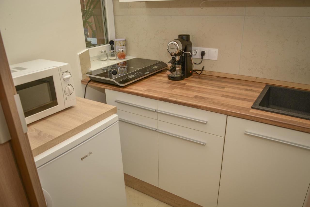 Oros House Apartmanhaz Oroshaza Bagian luar foto