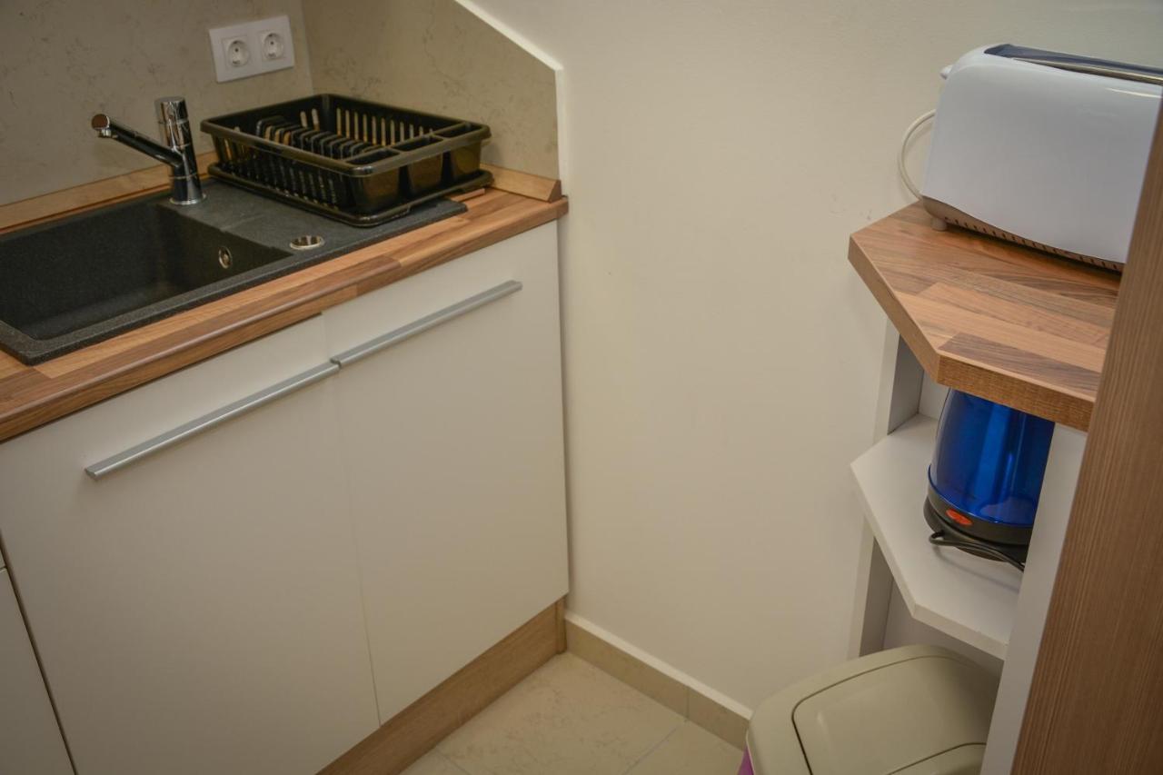 Oros House Apartmanhaz Oroshaza Bagian luar foto